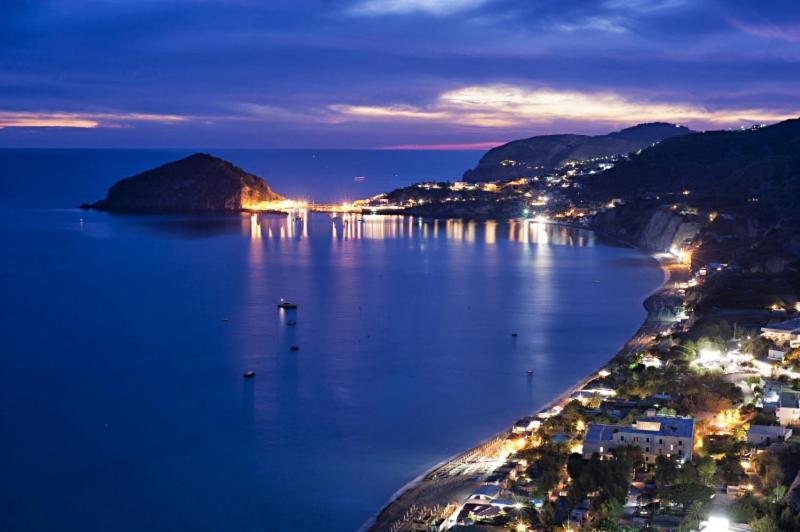 Hotel Terme Tirrenia Иския Екстериор снимка
